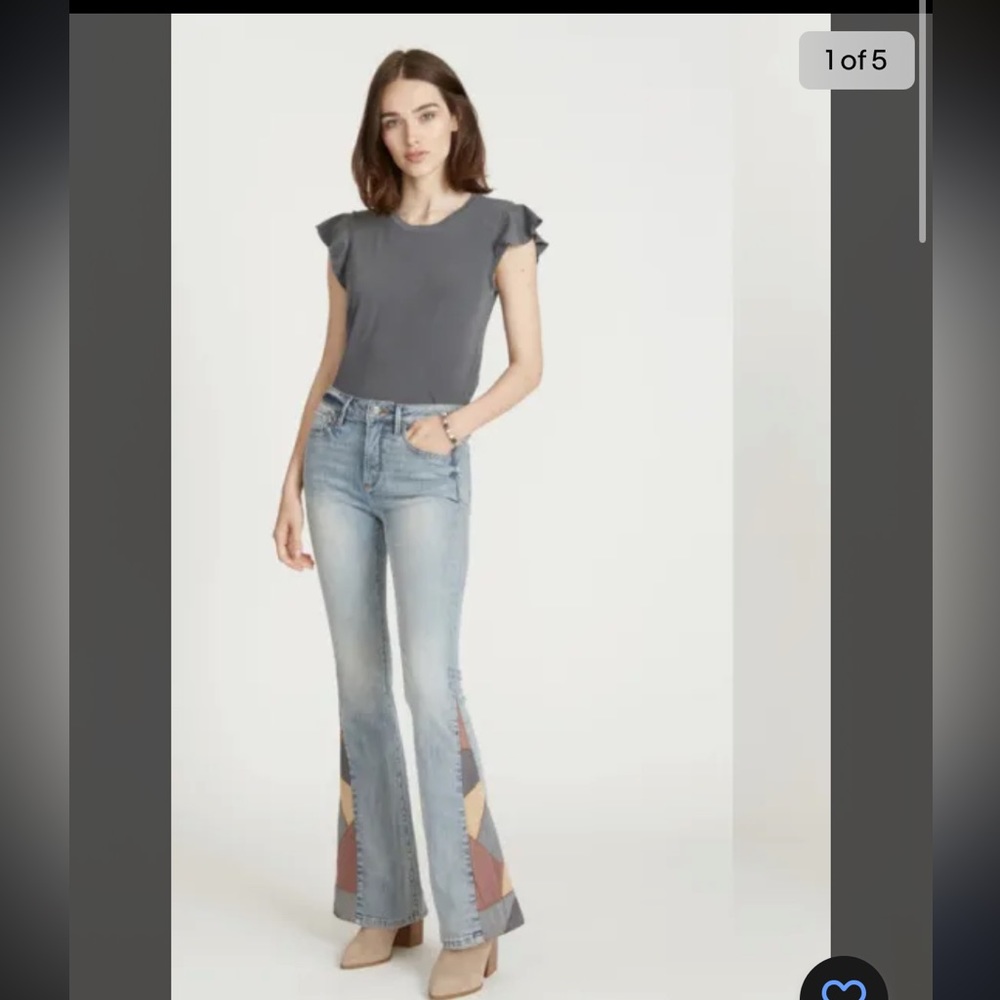 - NWT Driftwood Farrah Flare Cowgirl Jeans 30